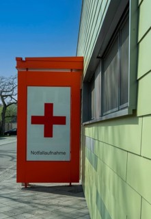 Entrance to the emergency room, Bundeswehrkrankenhaus