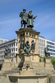 Johannes Gutenberg Monument, Rossmarkt