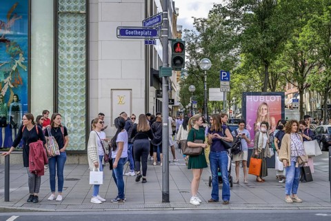 Queue, Louis Vuitton