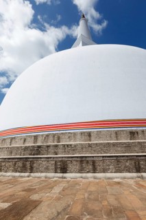Ruwanweliseya Dagoba. Anuradhapura