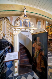 Renaissance pulpit by Daniel Schatz