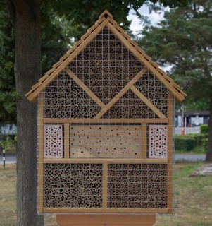 Wild bee hotel in Heinersdorf