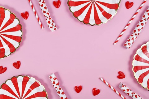 Party border with red paper plates