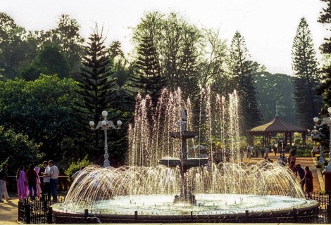 Fountain in Lal Bagh garden