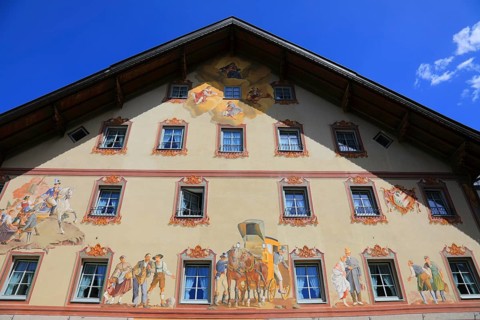House facade with Lueftlmalerei