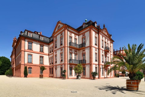Baroque palace called 'Schloss Biebrich'