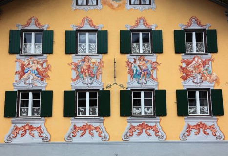 House facade with Lueftlmalerei in Oberammergau