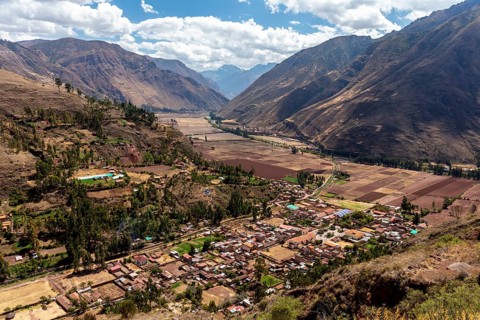 View of the valley of the Rio Urubamba