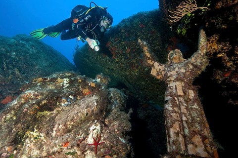 Diver next to Christ Statue
