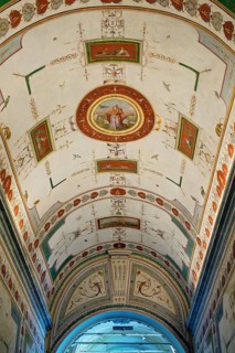 Frescos in the staircase between Museo Chiaramonti and Museo Pio Clementino