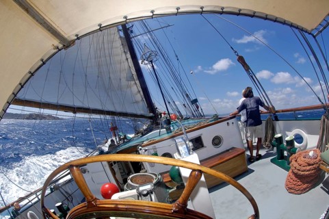 Sailing ship