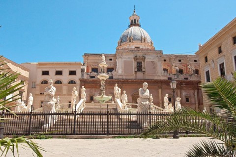 Church of Santa Catarina and Piazza Pretoria