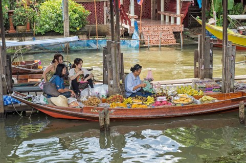 Damnoen Saduak Floating Market