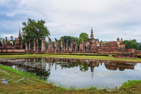 Wat Mahathat Temple Complex