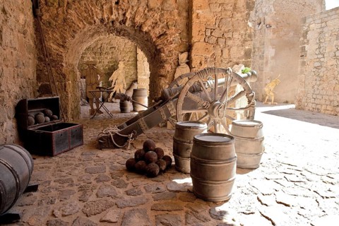 Museal scene in fortress of old town Dalt Vila