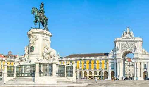 Praca do Comercio and equestrian statue of King Jose I