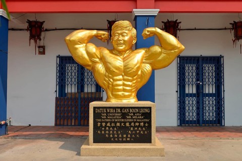 Statue