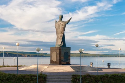 Saint Nicholas statue