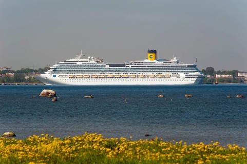 Cruise ship