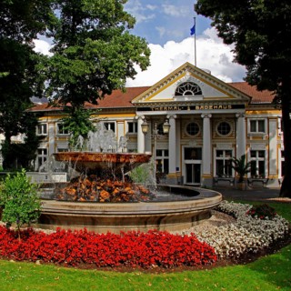 Thermal bathhouse