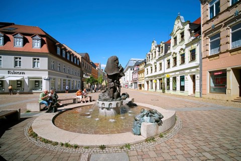 Doebeln boot fountain by sculptor Vinzenz Wanitschke