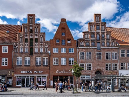Brick houses on the square Am Sande