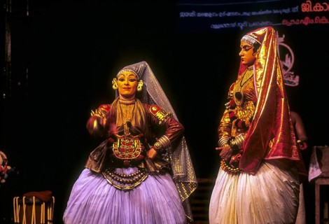 Minukku radiant character the female characters are also performed by men in Kathakali dance