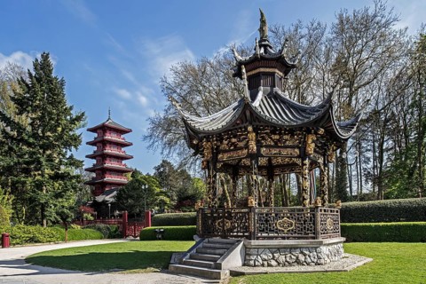 Gazebo of the Chinese Pavilion and Red Japanese Tower