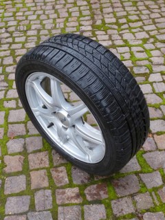 Alloy rim with winter tyres