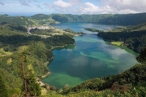 Lagoa Verde and Lagoa caldera