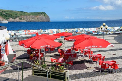Snack bar and painted wall at the harbour