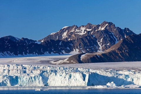Lilliehoeoekbreen glacier calving into Lilliehoeoekfjorden
