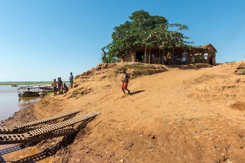 Mooring on the Tsiribihina River