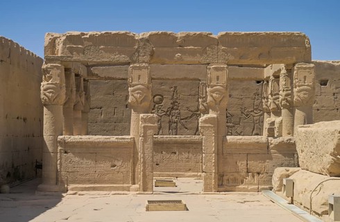 Kiosk on the temple roof