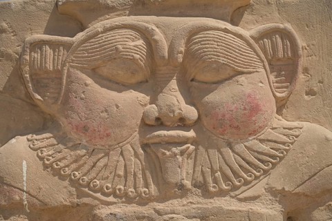 Relief God Bes