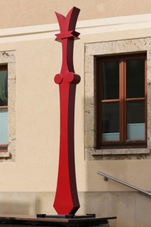 Sculpture narrow