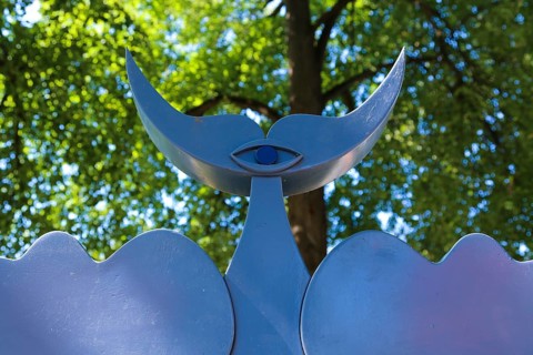 Sculpture Eichenlaeubin