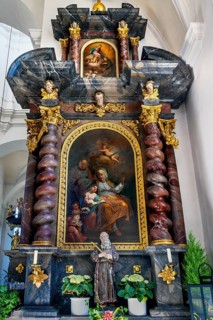 Side altar