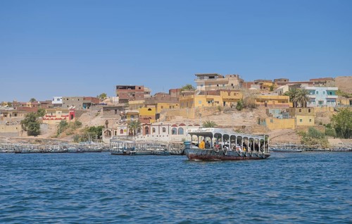 Tour boats with tourists