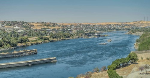Nile north of the old dam of 1902