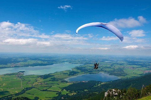 Hang glider on Tegelberg