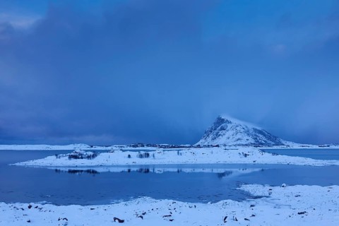 Mount Hoven in the snow in winter