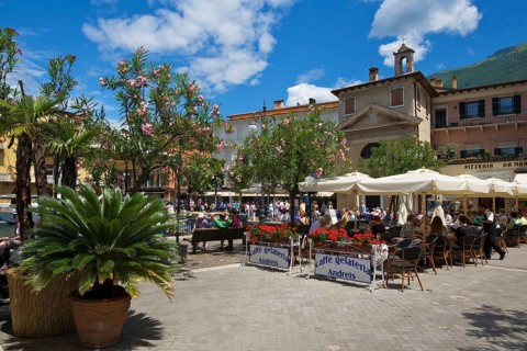 Street Cafe