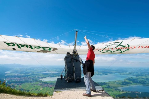 Hang glider on Tegelberg