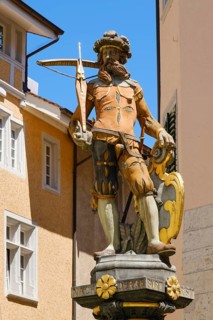 Figure of William Tell at the Tellenbrunnen