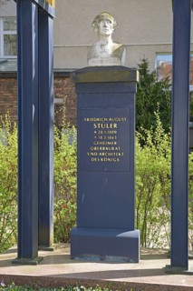 Honorary grave of architect Friedrich August Stueler