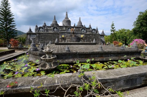 Large altar