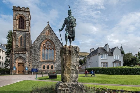 Donald Cameron of Lochiel statue in front of the Church of Scotland in Fort William