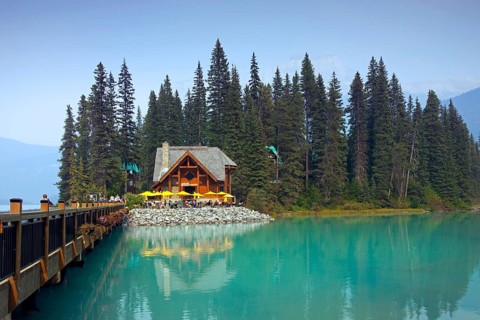 Tourists at Emerald Lake Lodge