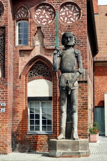 City Hall with Roland statue